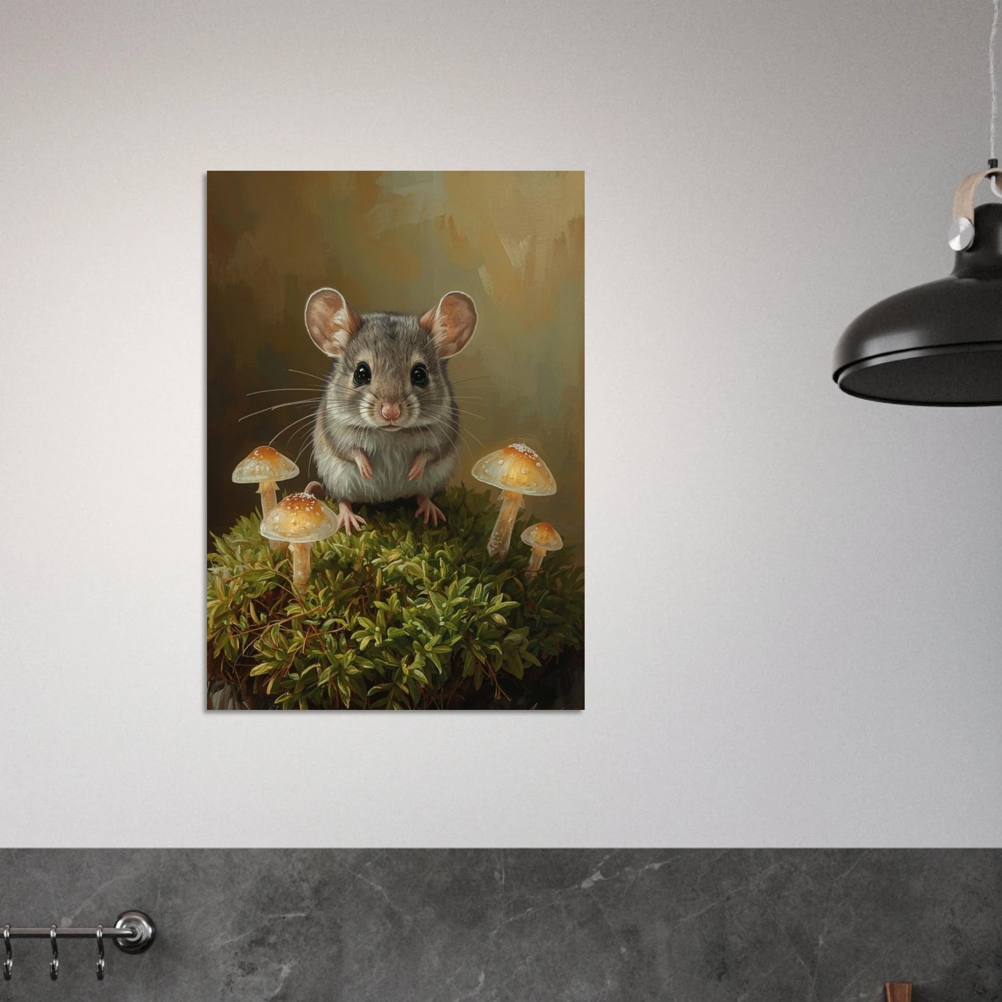 Liten mus omgiven av mjuka gröna blad och varma toner – målad poster