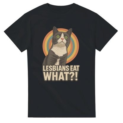 Svart t-shirt med humoristiskt kattryck och vintage grafisk illustration
