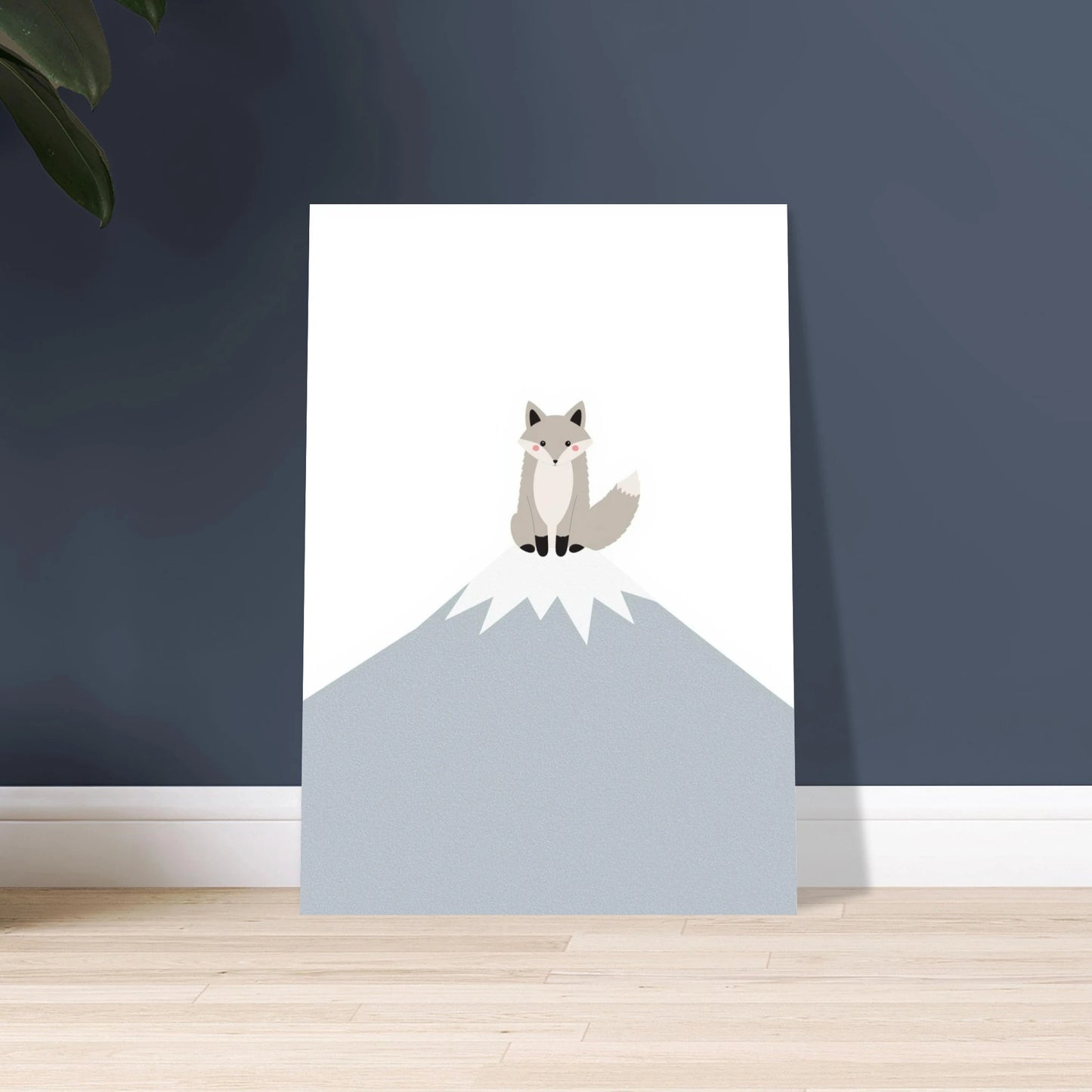 Minimalistisk räv på bergstopp, skandinavisk illustration, lugn stämning