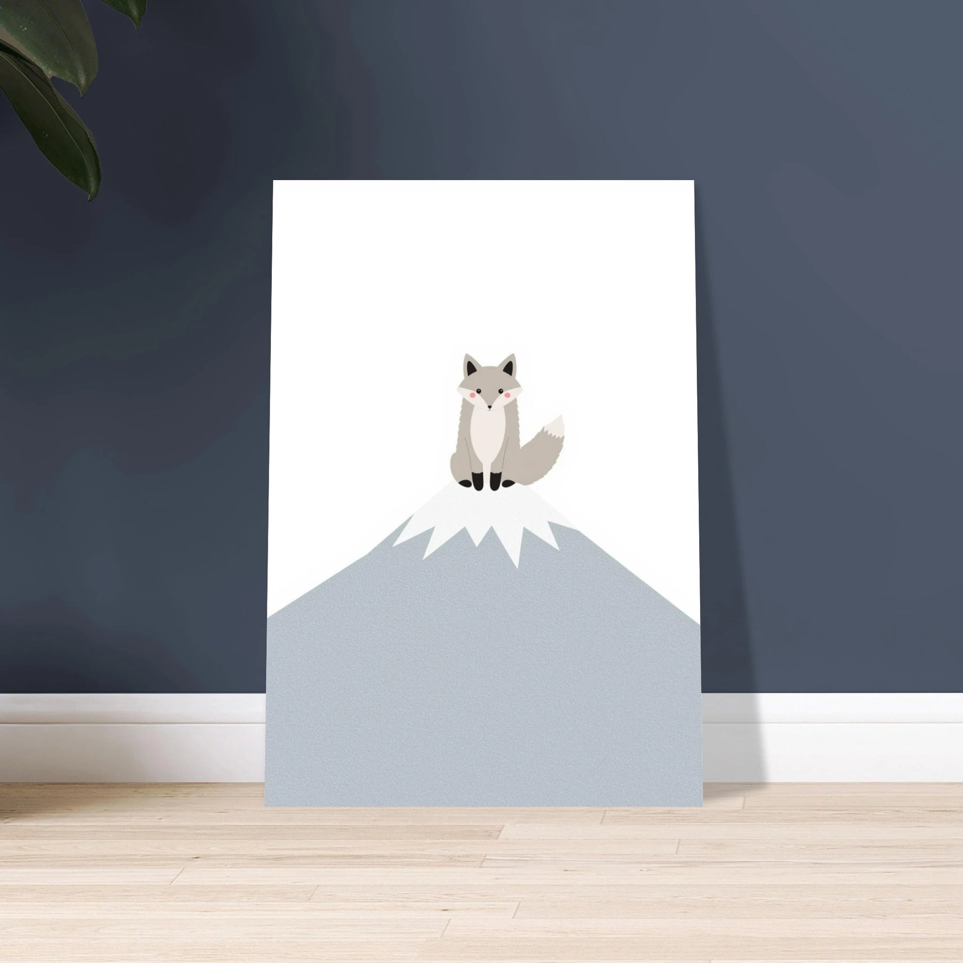 Minimalistisk räv på bergstopp, skandinavisk illustration, lugn stämning