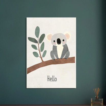 Söt koala på gren med texten "Hello", barnvänlig illustration.