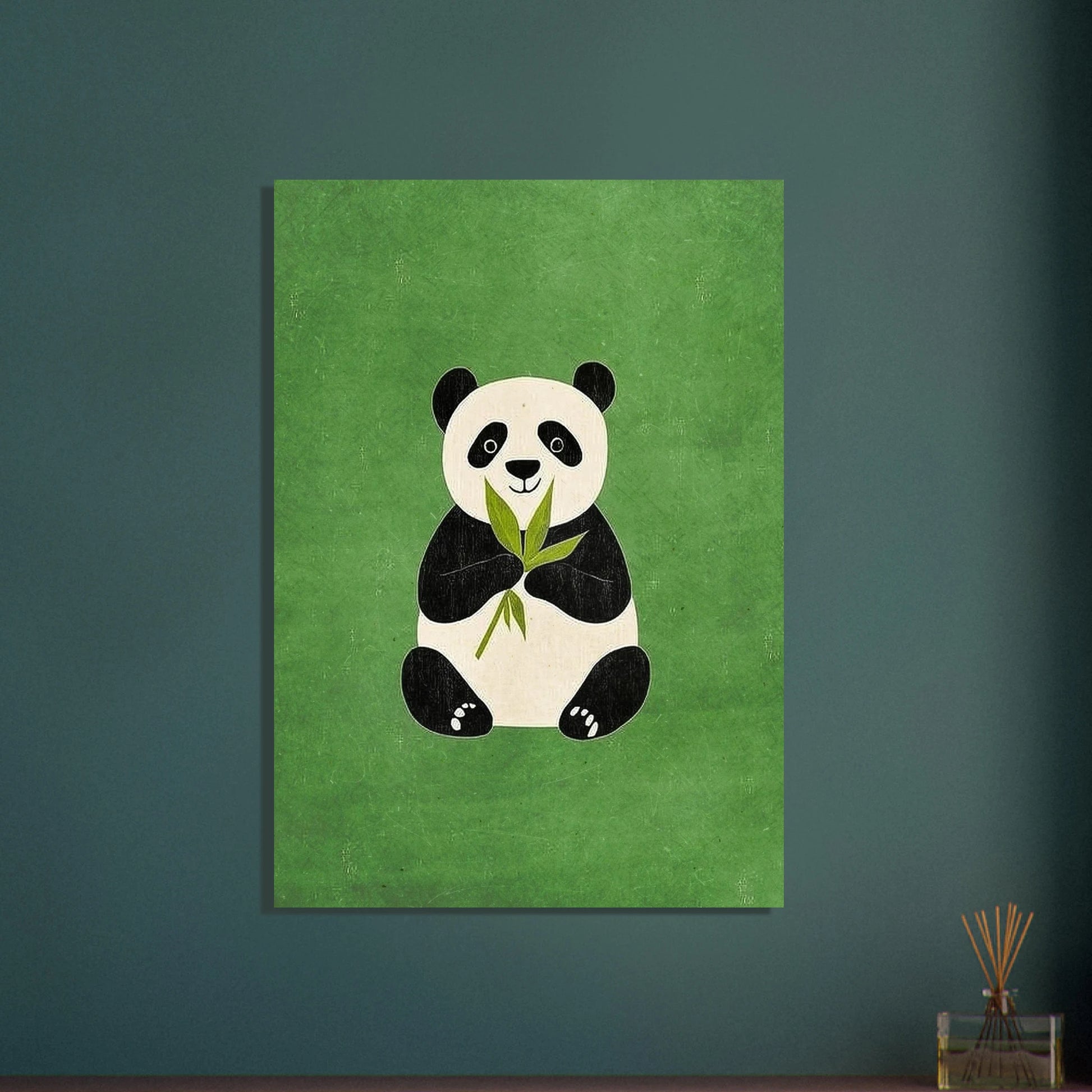 Söt panda med bambublad på grön bakgrund, charmigt djurmotiv.