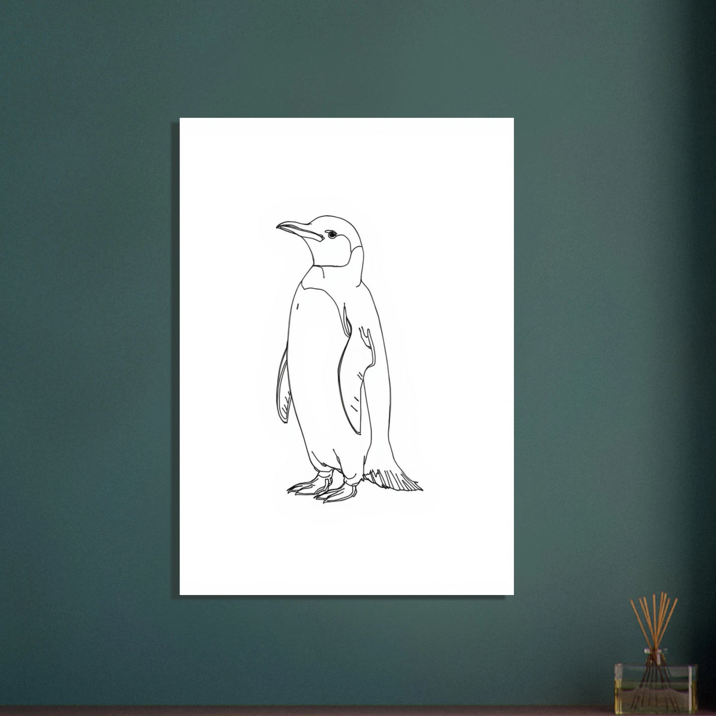 Pingvin i enkel linjeteckning, minimalistisk och elegant djurkonst.