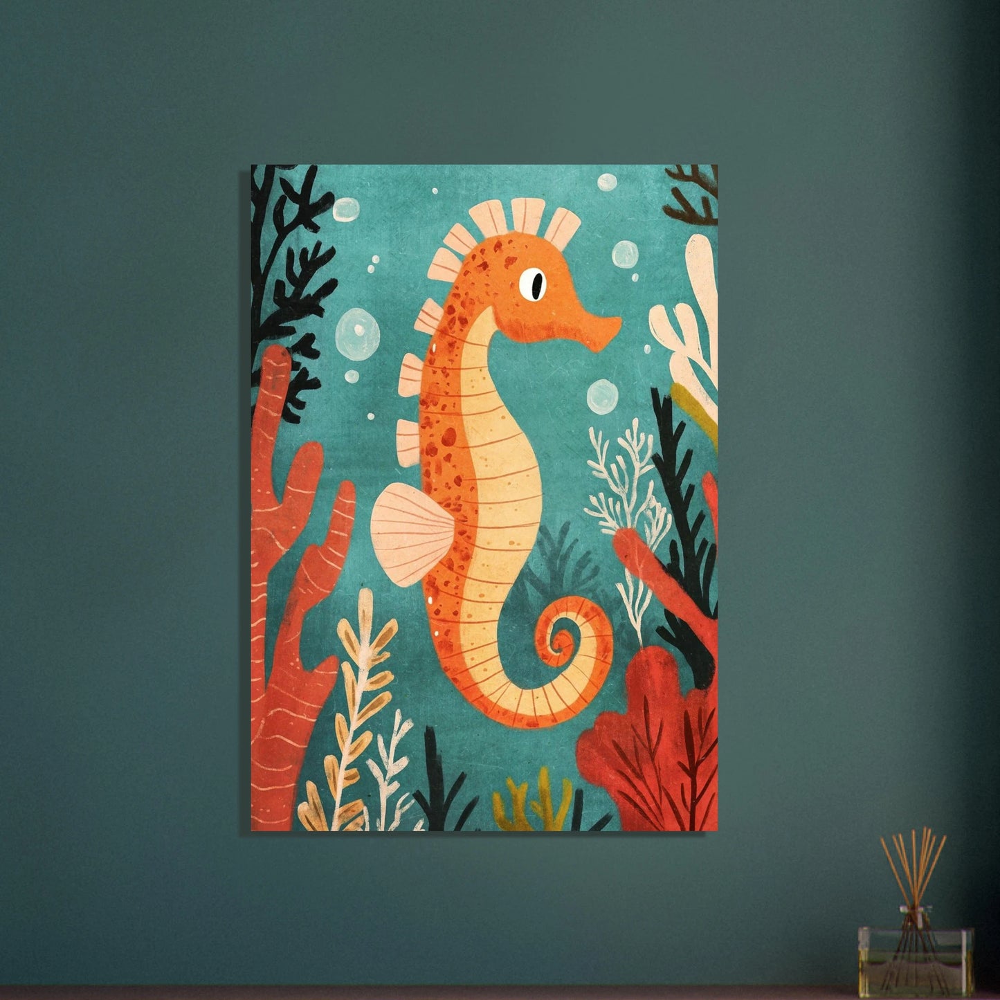 Lekfull delfin i stiliserad design hoppar över vågor.