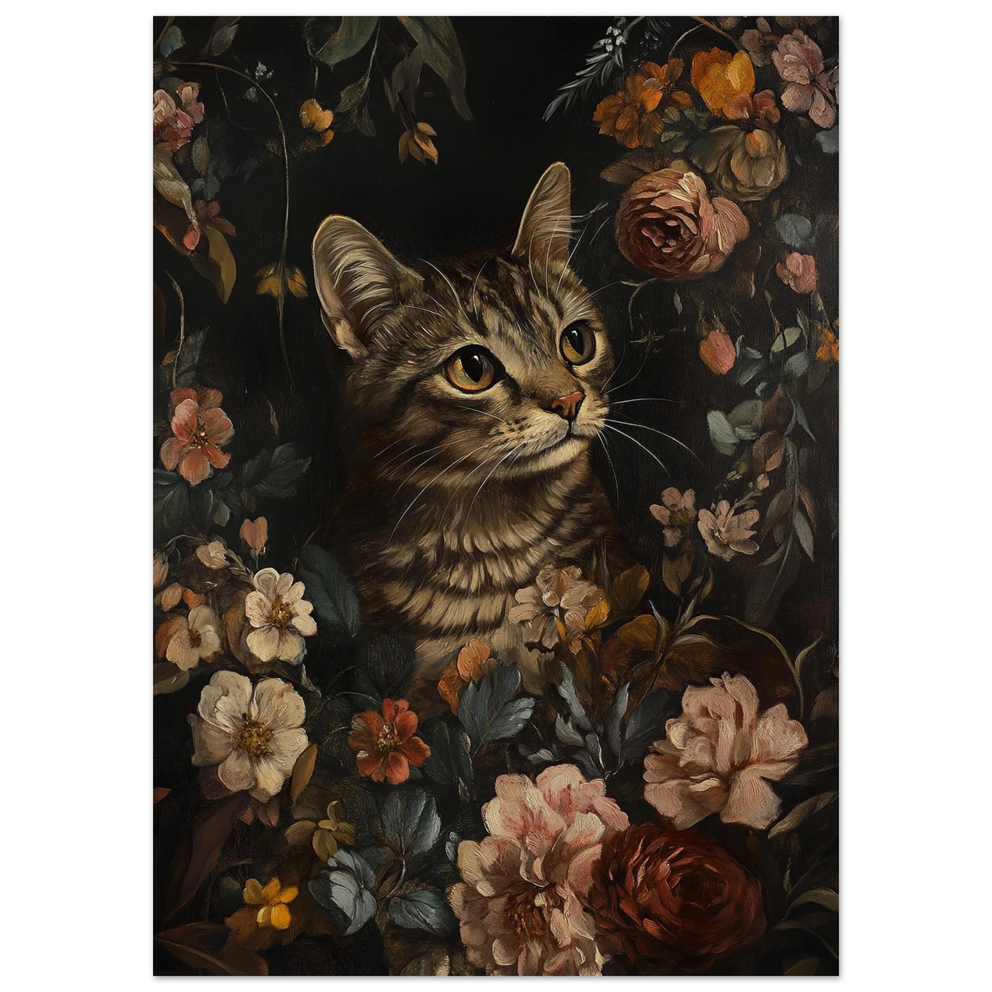 Närbild på kattens intensiva blick bland dämpade rosor och blad