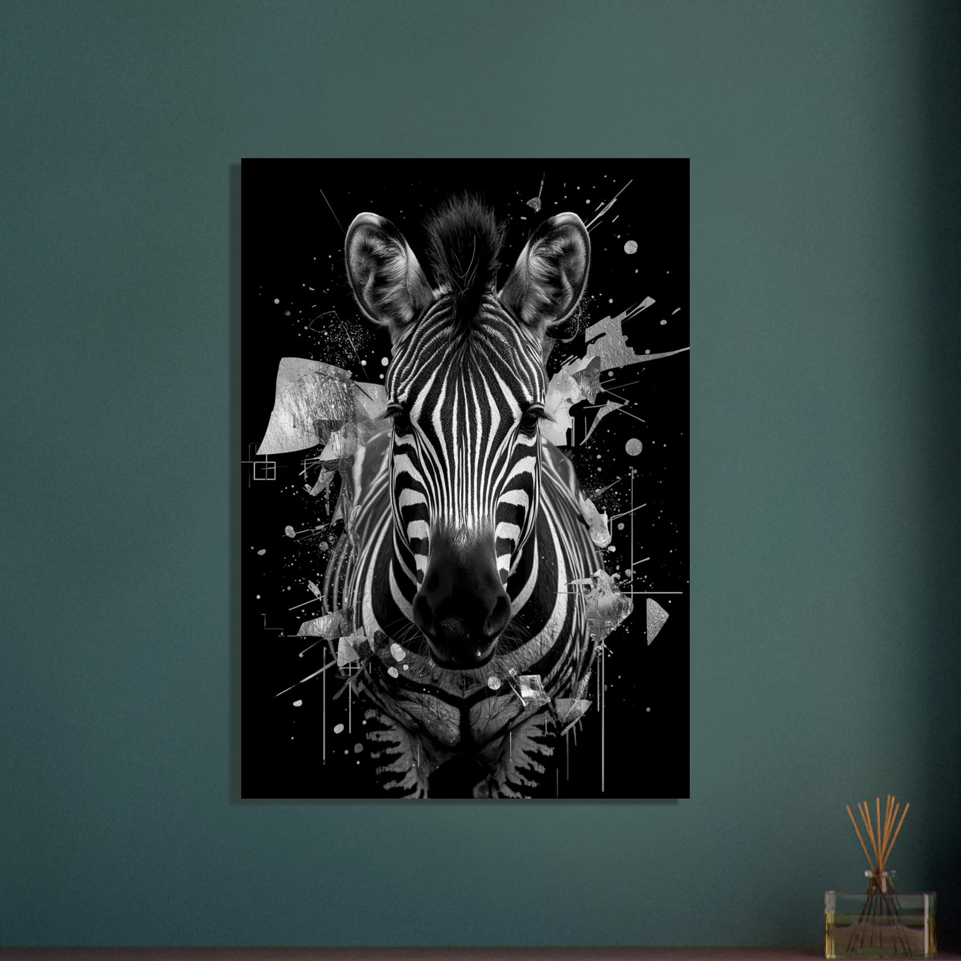 Zebra med grafiska ränder på svart bakgrund, konstnärlig stämning