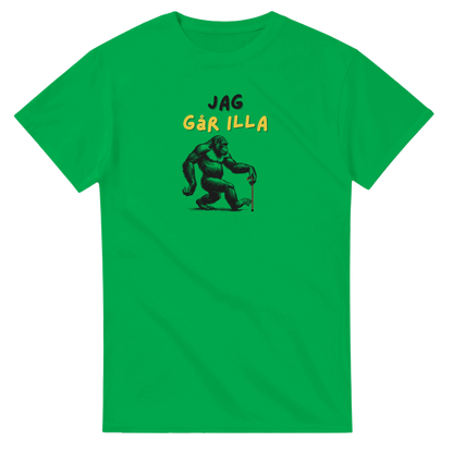 Man bär vit humoristisk t-shirt med apmotiv – Tecknad T-shirt