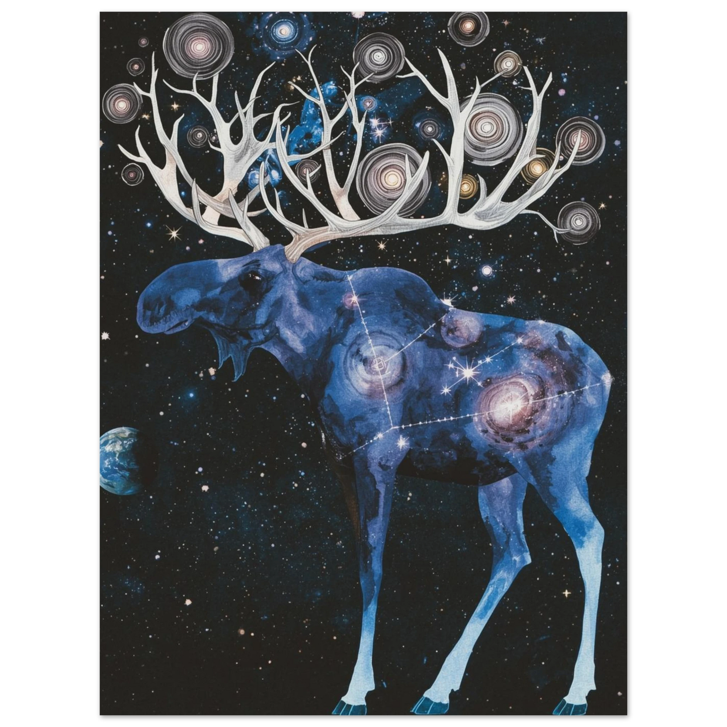 Mörk djurposter föreställande en älg täckt av nebulosor och gnistrande stjärnor