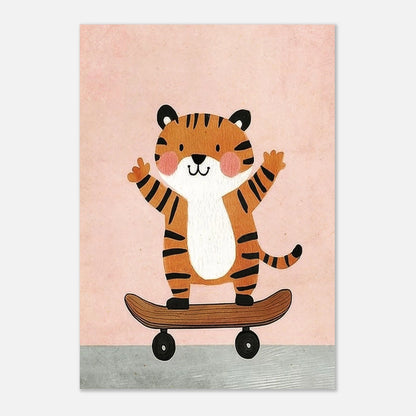 Inramad poster med en glad tiger på skateboard, barnvänlig väggkonst