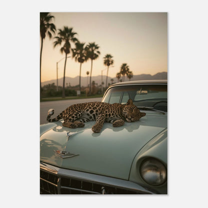 Vintageinspirerat print med leopard och gammal bil i mjukt kvällsljus