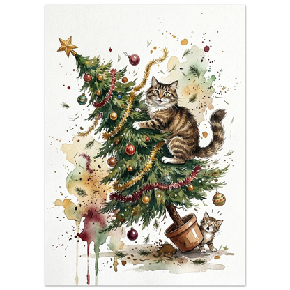 Busig tabbykatt i vältt julgran med färgglada kulor, djurposter