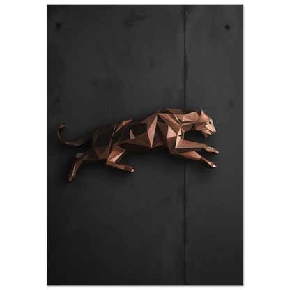 Geometrisk leopard i kopparfinish mot mörkgrå betongvägg, modern djurposter