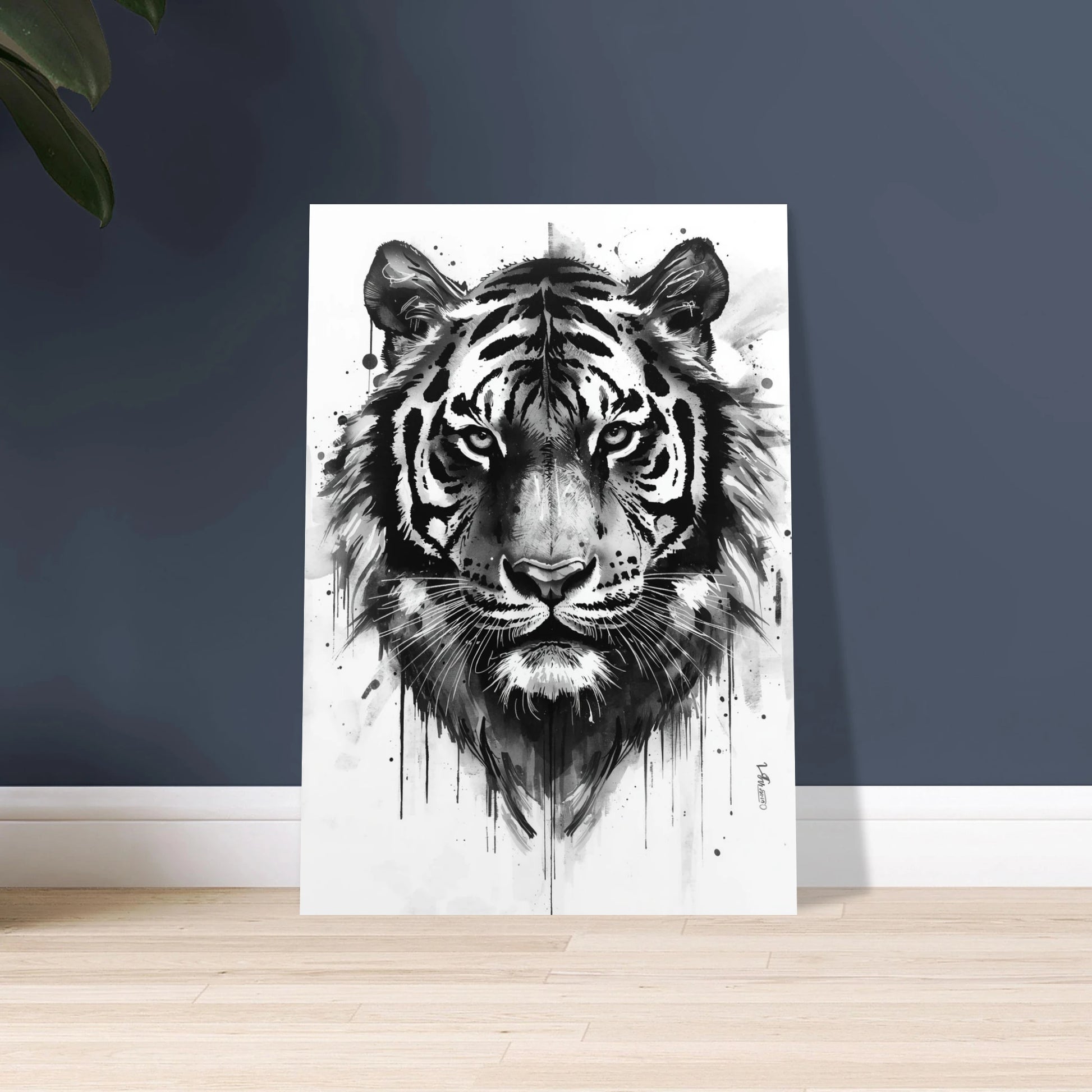 Majestätisk tiger i kolstil med intensiv blick på vit bakgrund.