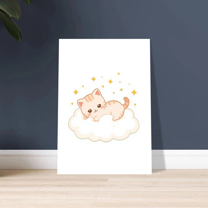 Söt kawaii-kattunge på moln med stjärnor, drömsk och lugn