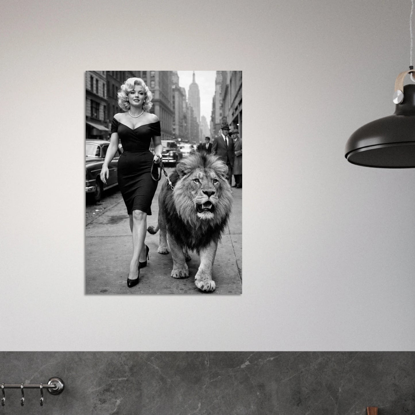 Inredningsdetalj med lejonmotiv i klassisk svartvit stil för vardagsrum – Retro poster