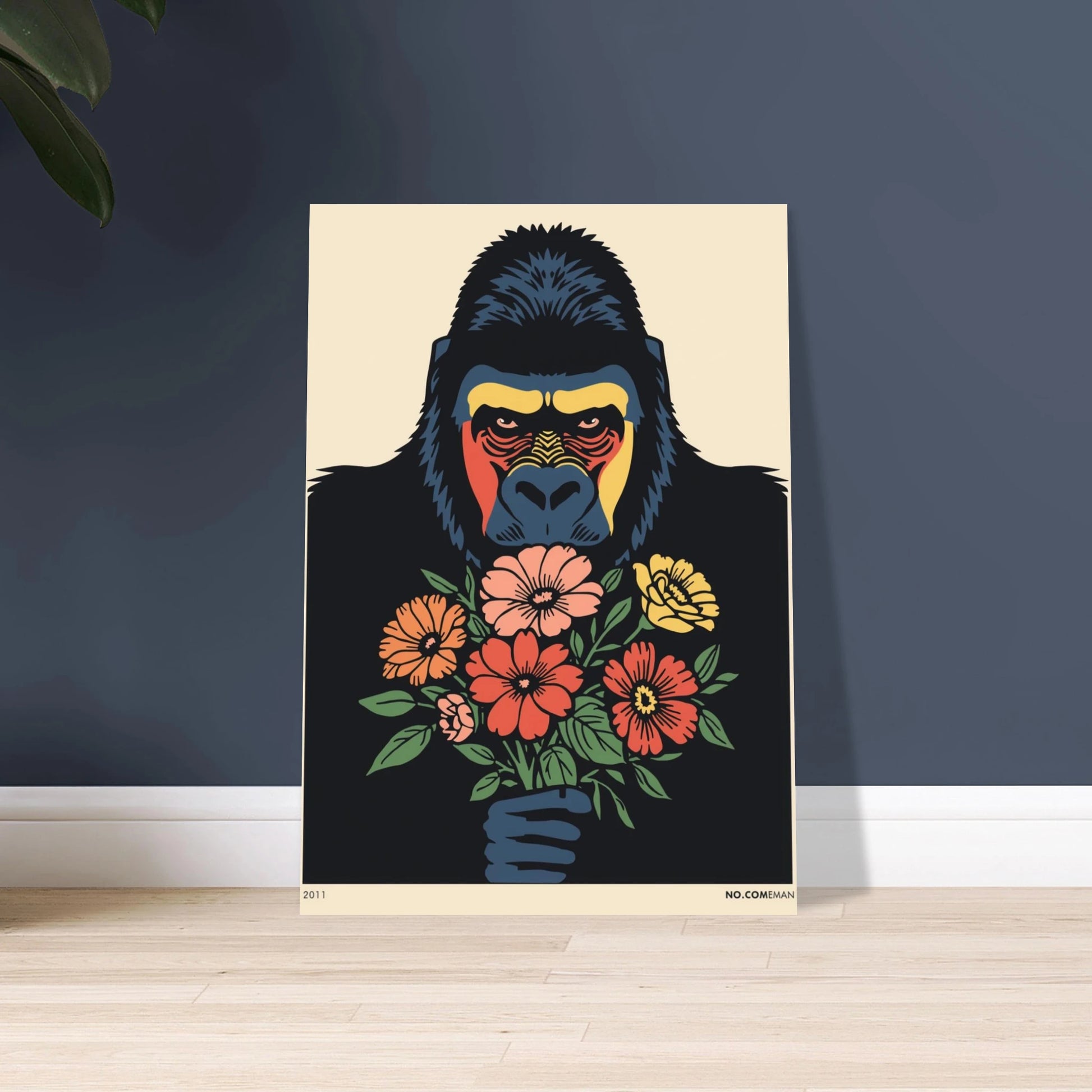 Färgstark gorilla med blommor, konstnärlig illustration av oväntad ömhet.