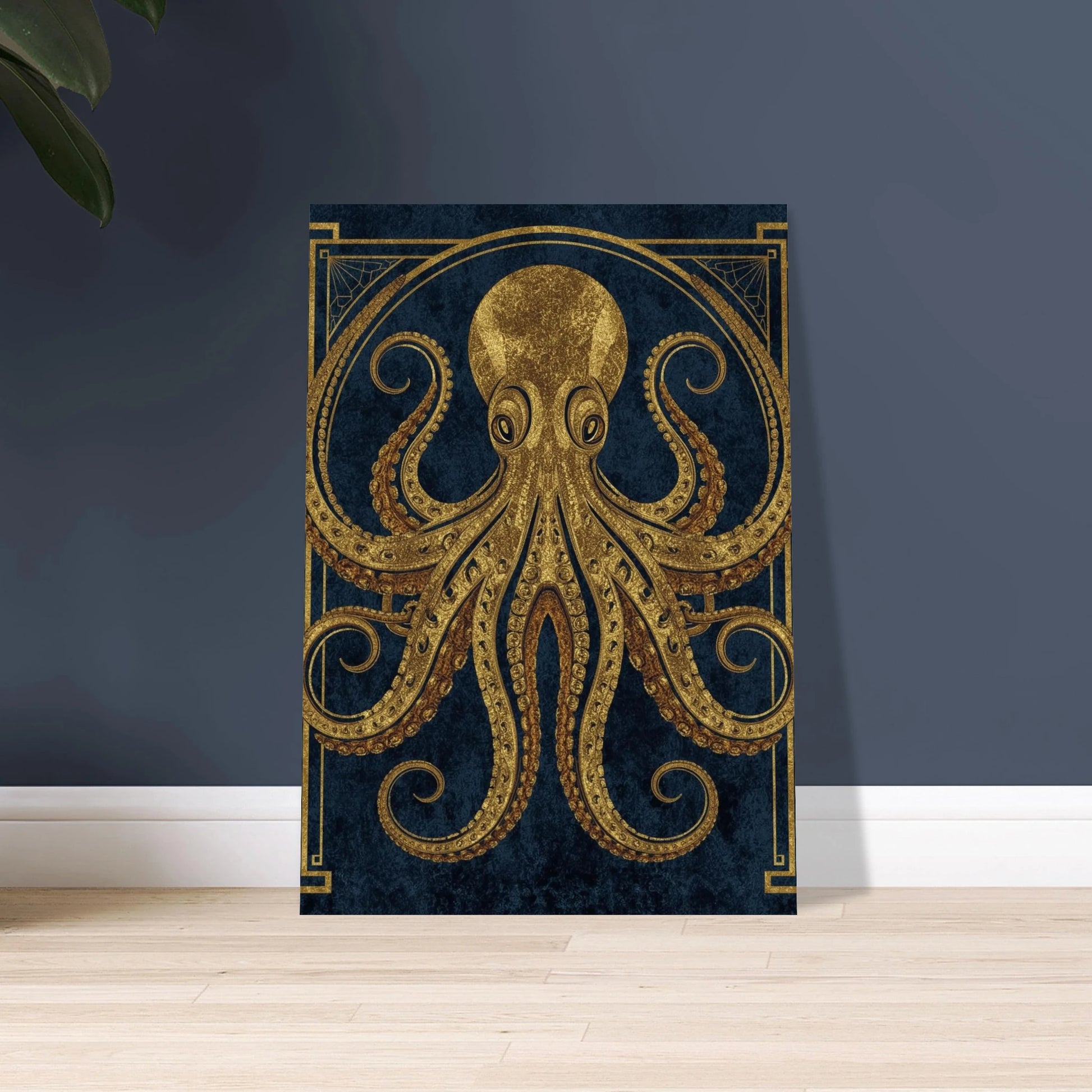 Gyllene bläckfisk i Art Deco-stil mot mörkblå bakgrund, elegant och mystisk.