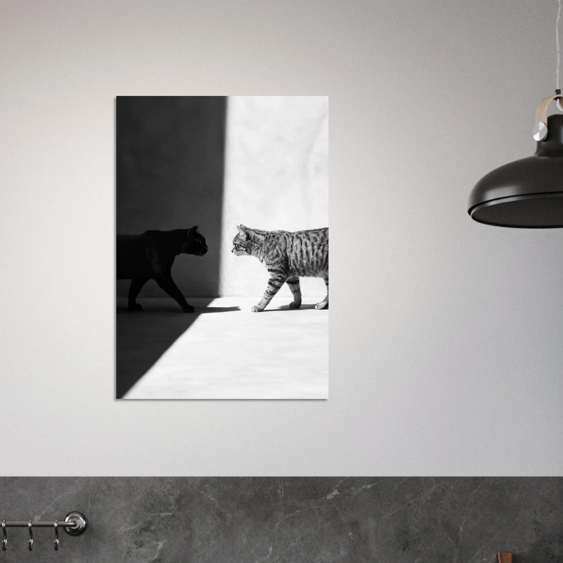Minimalistiskt djurmotiv med katter och starka kontraster – Fotorealistisk poster