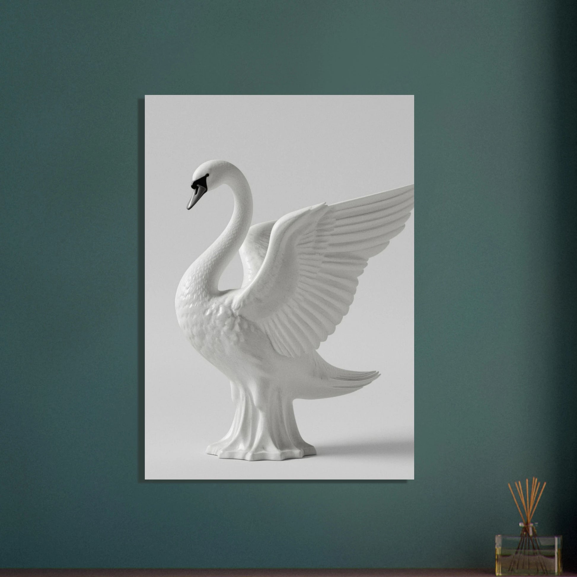 Marmorsvan med utsträckta vingar, symboliserar elegans och tidlös skönhet.