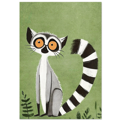 Nyfiken lemur med stora orangea ögon och randig svans, grön bakgrund