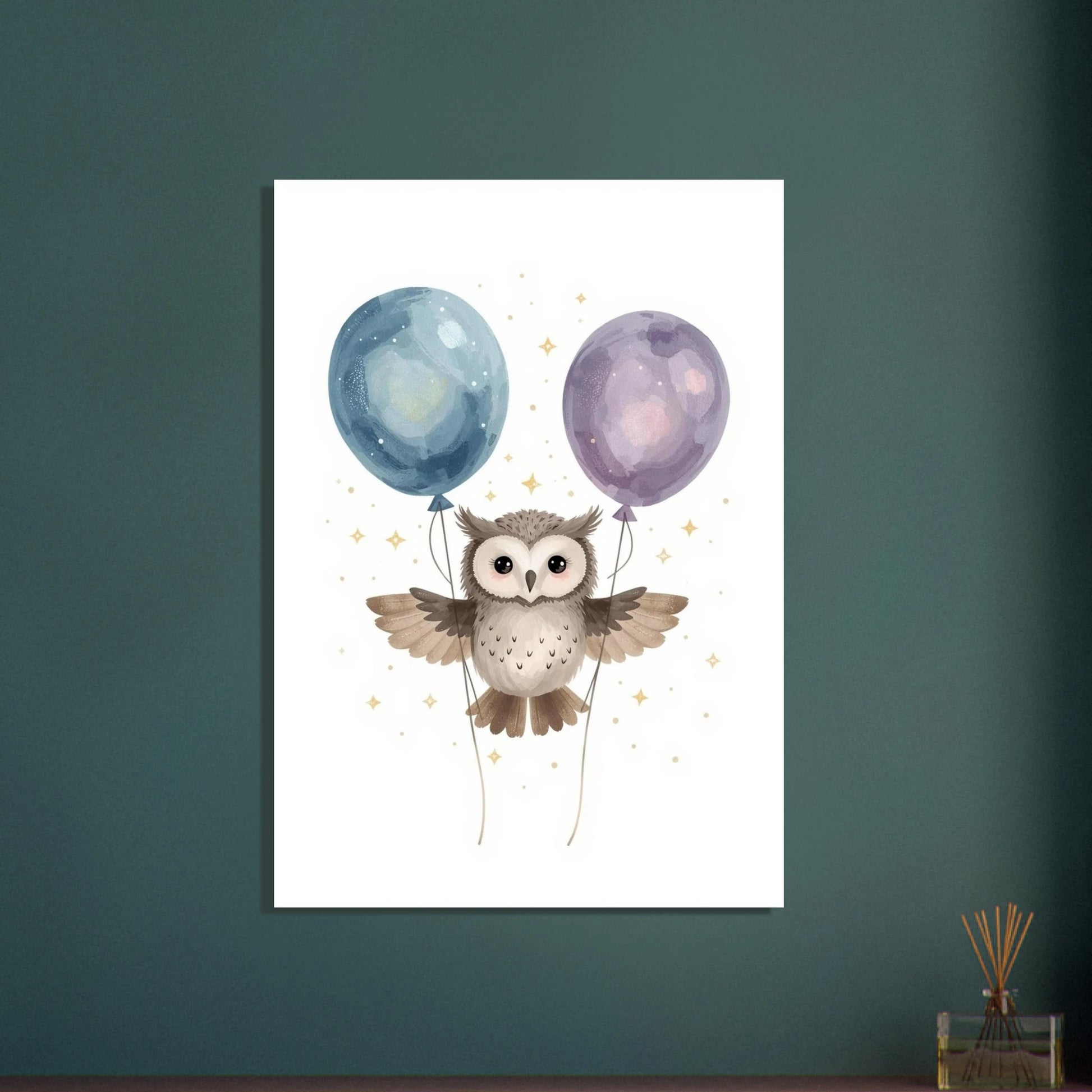 Söt uggla med ballonger och stjärnor, drömsk illustration