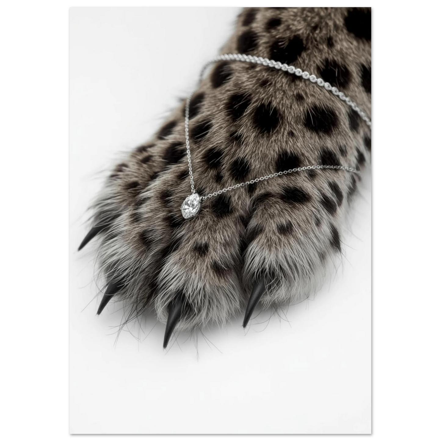 Fotokonst av leopardtass med gnistrande stenar på mörk bakgrund