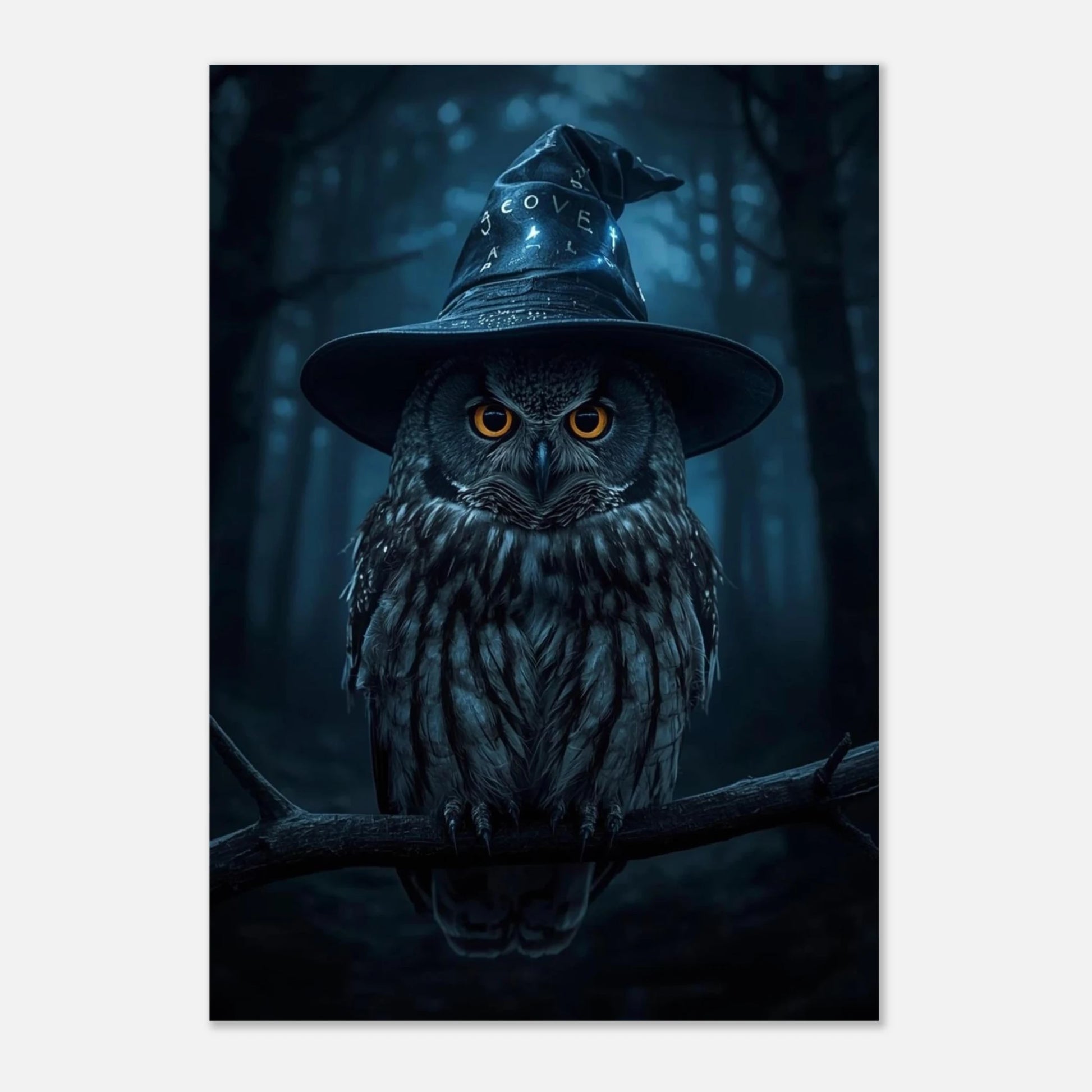 Sagoaktig uggleposter med mystisk stämning och mörkblå färgtoner för barnrum