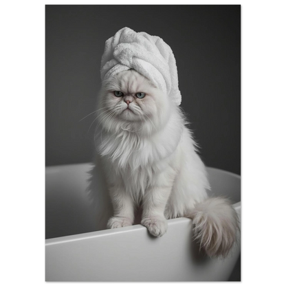 Humoristisk fotokonst av en vit katt som badar i badkar