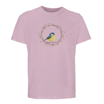 Ljusrosa t-shirt med en liten blåmes sittande i en kvistkrans