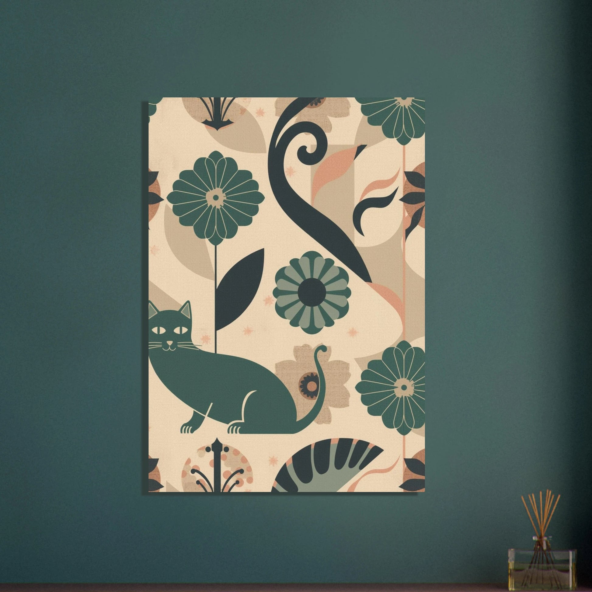 Stiliserad katt i art deco-mönster med blommor och blad