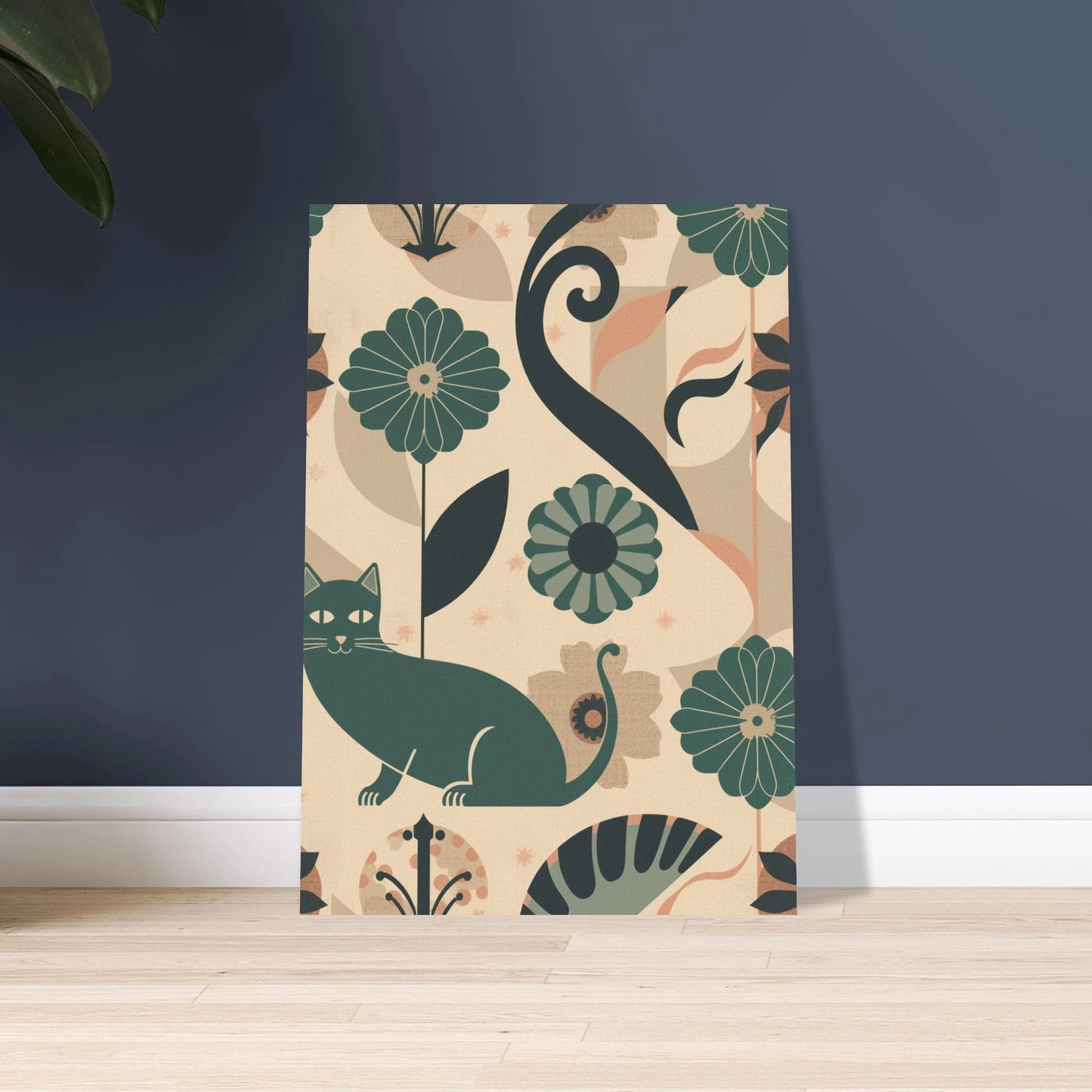 Stiliserad katt i art deco-mönster med blommor och blad