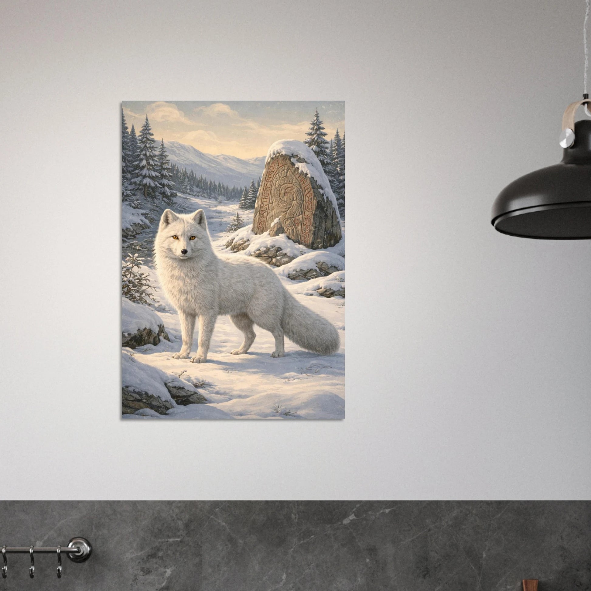 Målad poster av fjällräv och runsten, upphängd på en vit vägg i ett modernt hem – Målad poster
